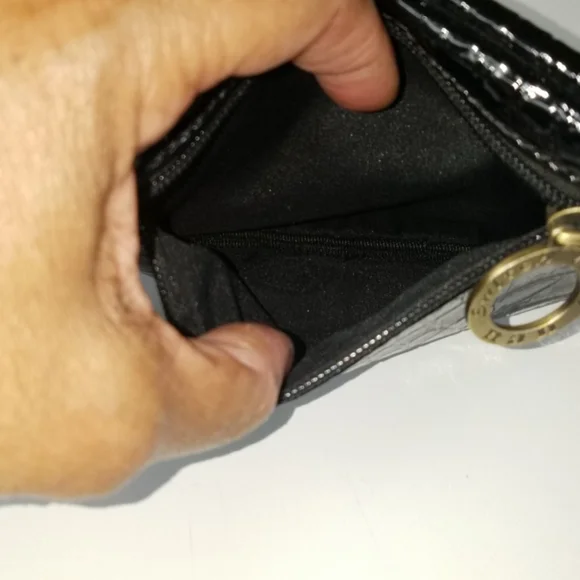 Switch It by Nan, black patent, gator print wristlet - Picture 2 of 3